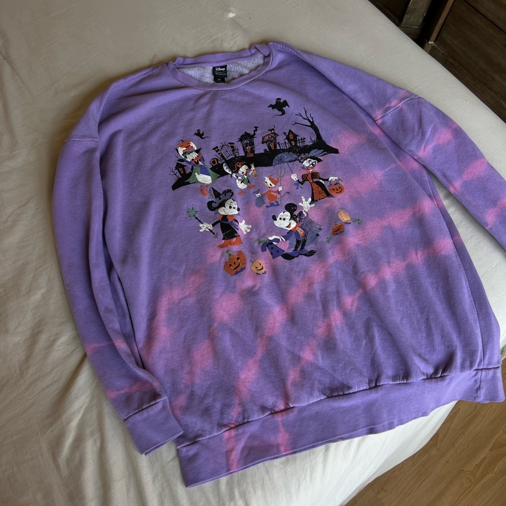 Disney sweatshirt 💜